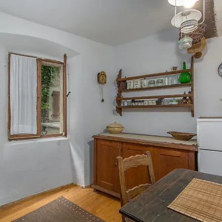 Ferienhaus Stunning In With Wifi Grožnjan